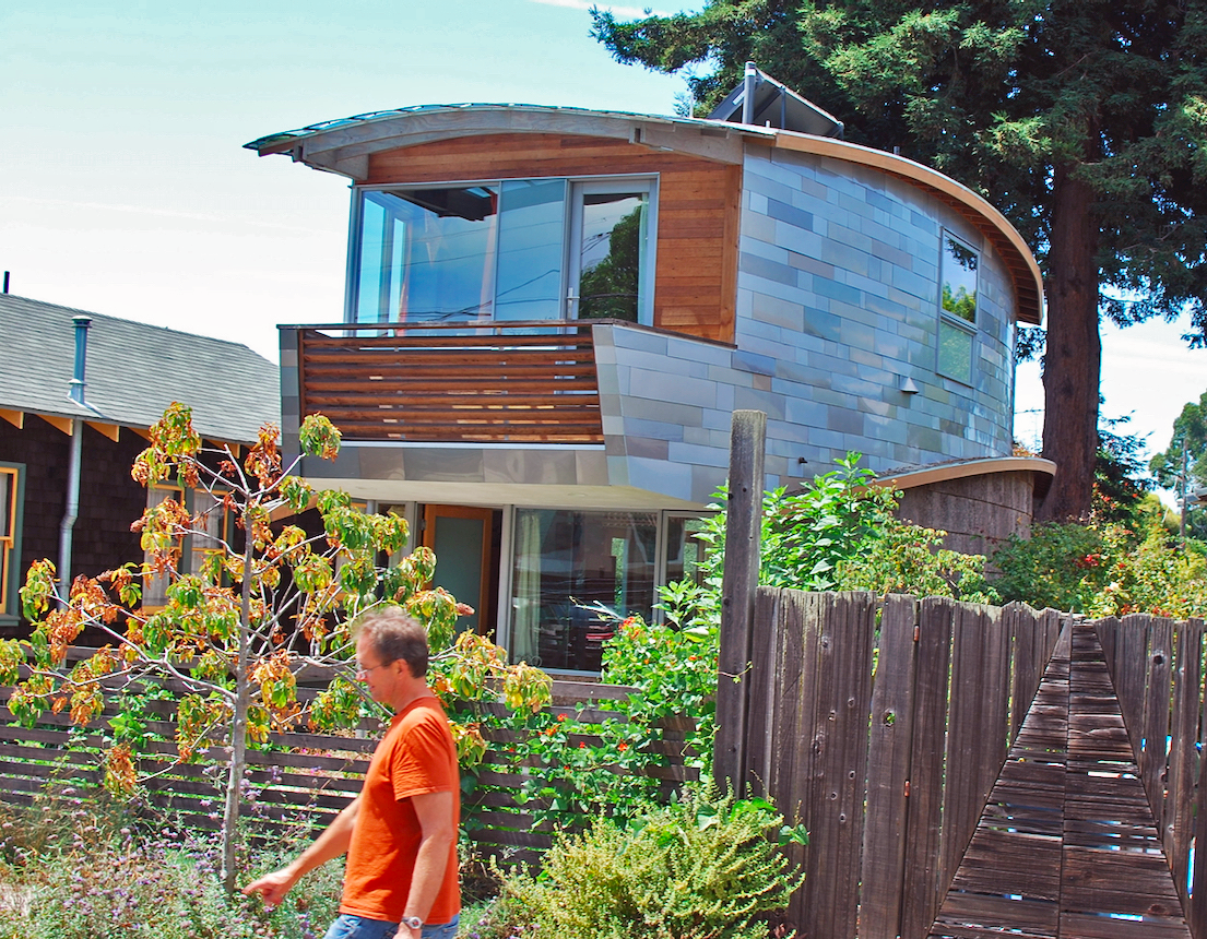 Car Cladding Design Berkeley car-clad modern home: small outside, spacious inside ...