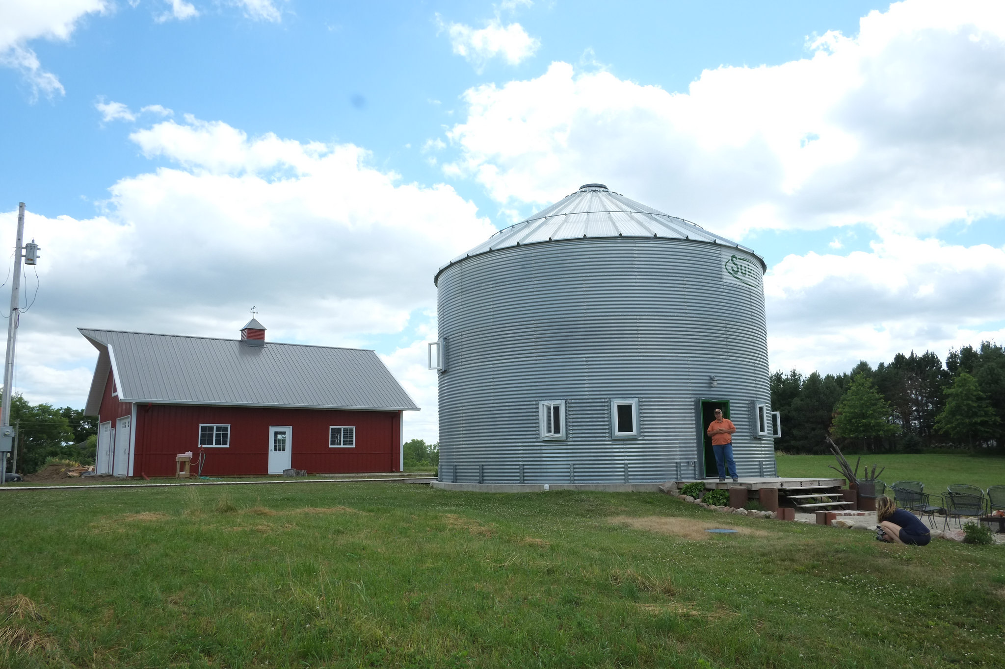 Round grain bin as Madison County’s budget prairie style home